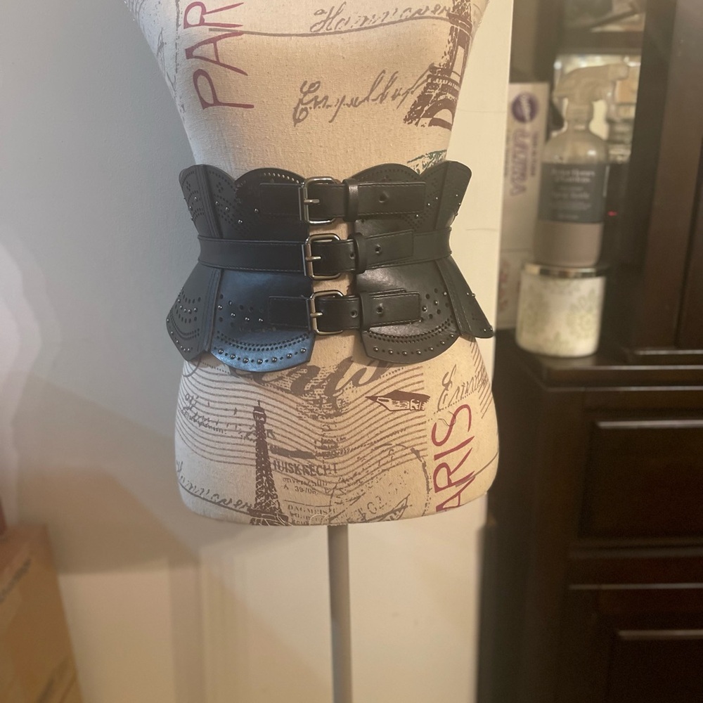 BCBGMaxAzria Black Wide Scalloped Corset Belt with Triple Buckles
